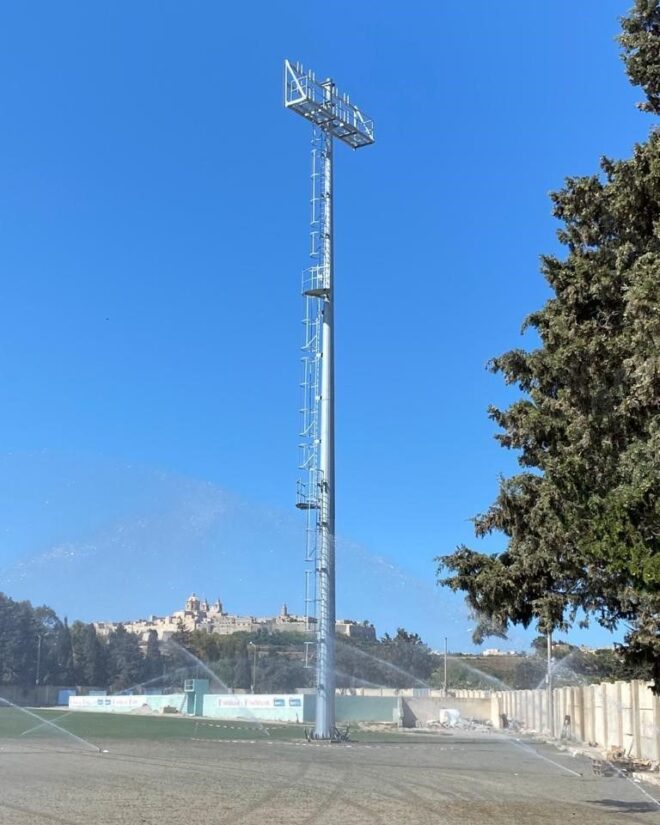 STADIUM MAST